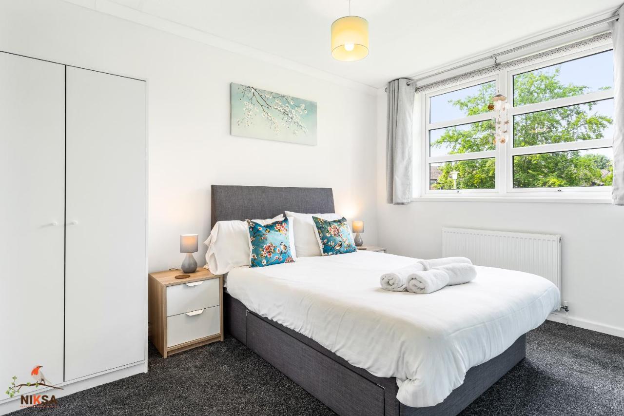 Niksa Serviced Accommodation - 3 Bedroom House 韦林花园城 外观 照片