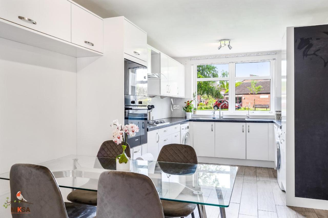 Niksa Serviced Accommodation - 3 Bedroom House 韦林花园城 外观 照片