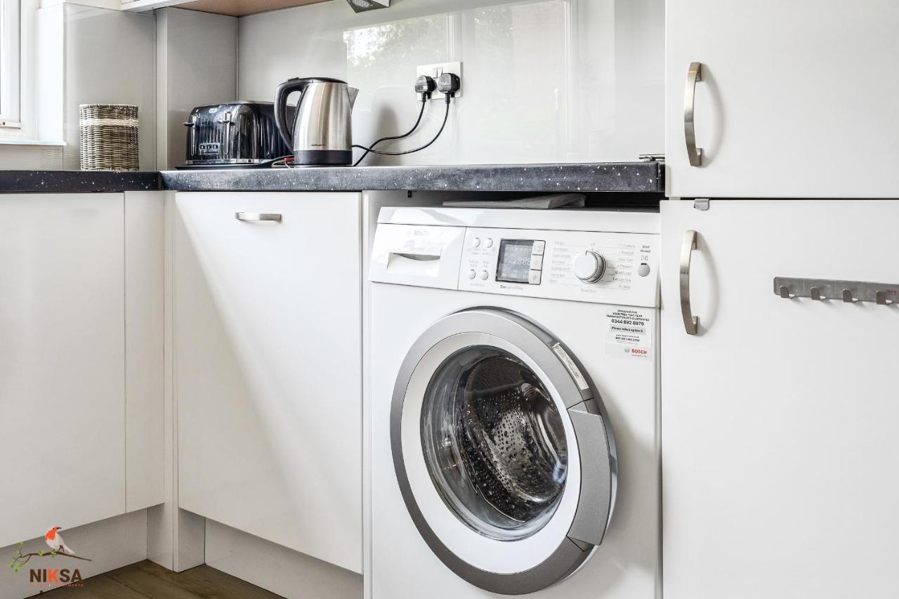 Niksa Serviced Accommodation - 3 Bedroom House 韦林花园城 外观 照片